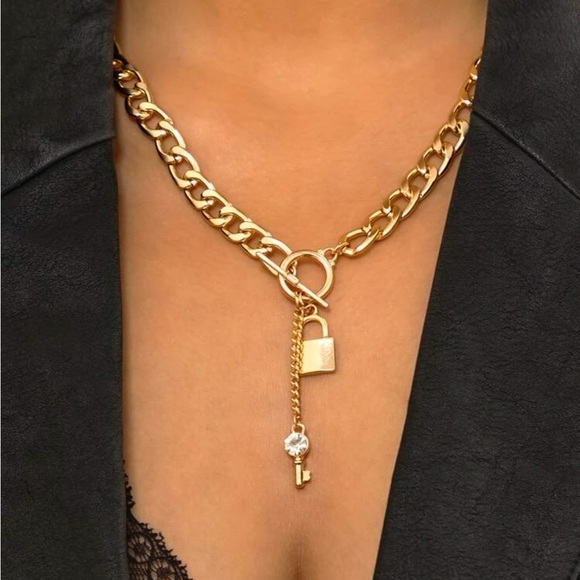 Jewelry - Gold Chain Lock & Key Toggle Necklace
